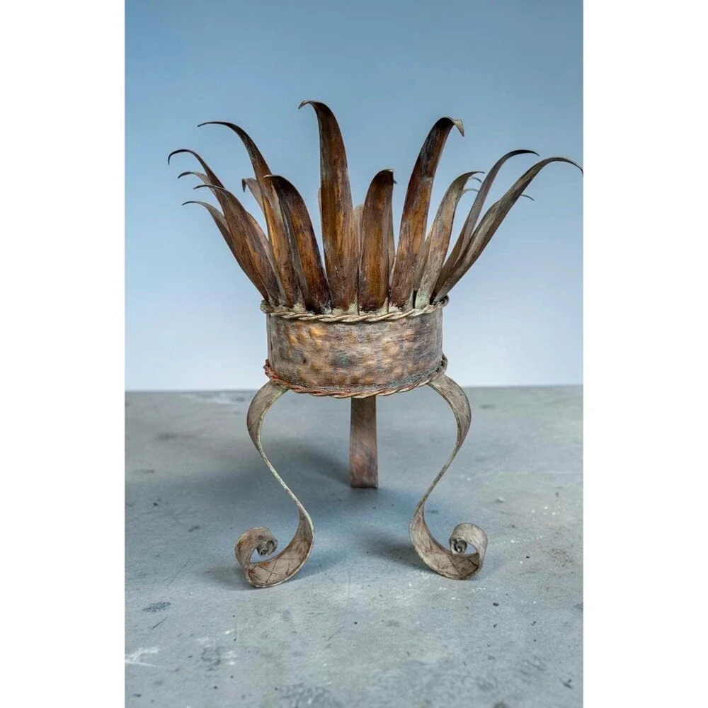 Vintage Palm Beach Hammered Copper/Iron Pineapple Leaf Crown Planter Urn Stand